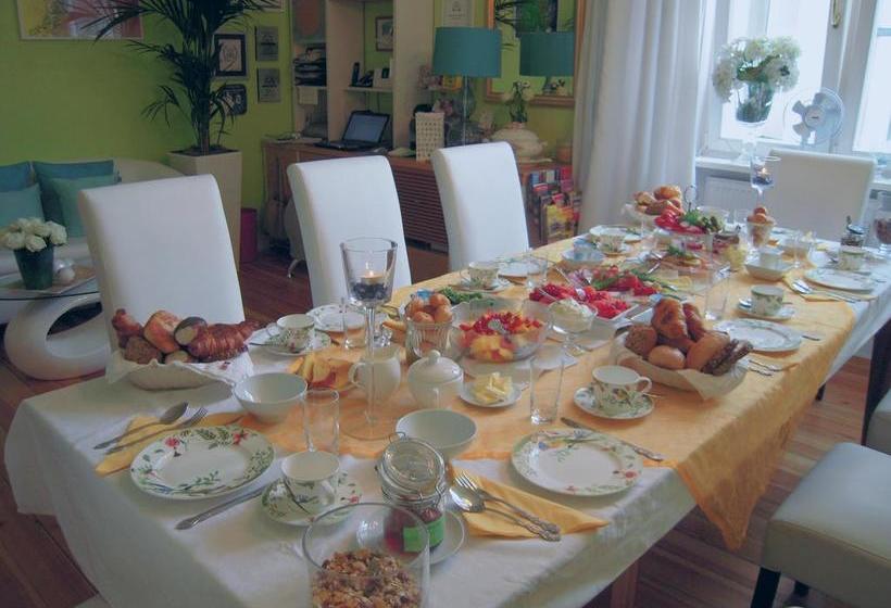 Bed & Breakfast Boutique Hotel Mittendrin Berlin 8
