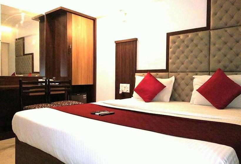 Hotel Shelter Palace 13