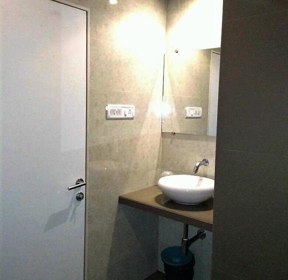 Hotel Shelter Palace 8