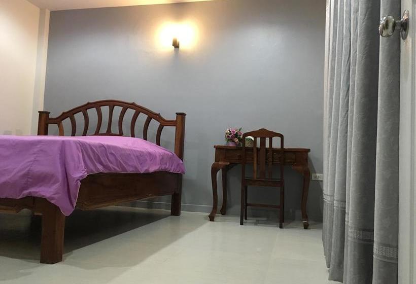 Hotel Baan Sabuy Jung 11