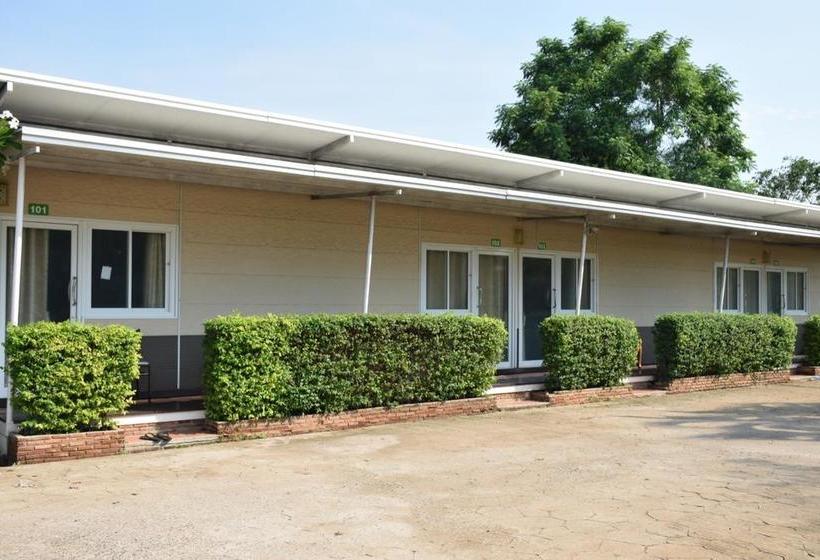 Hotel Baan Sabuy Jung 16