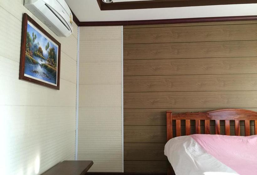 Hotel Baan Sabuy Jung 18