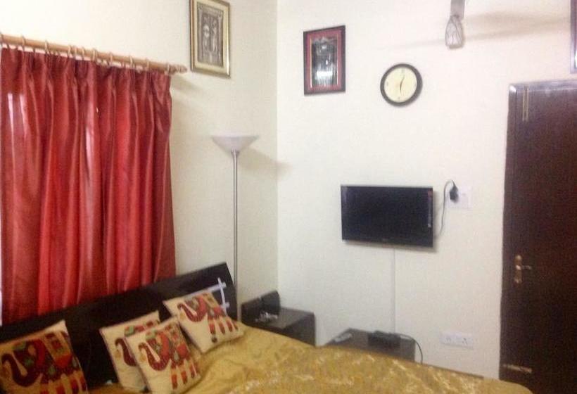 Hotel Lake Pleasant Cottage 12