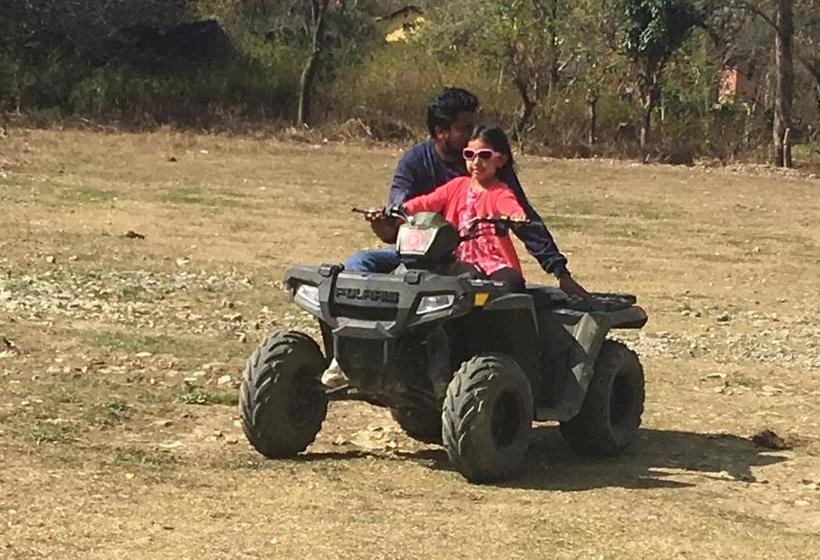 Hotel Lake Pleasant Cottage 14