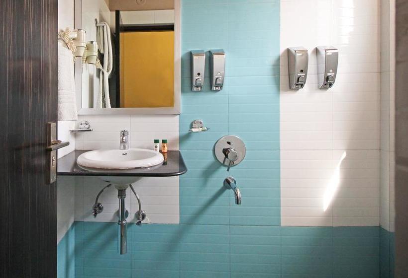 Hotel Oyo 13704 Bailey Road 14