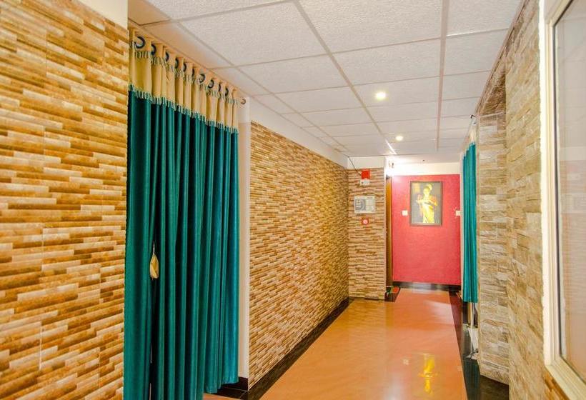 Hotel Oyo 5805 Uthradam Towers 13