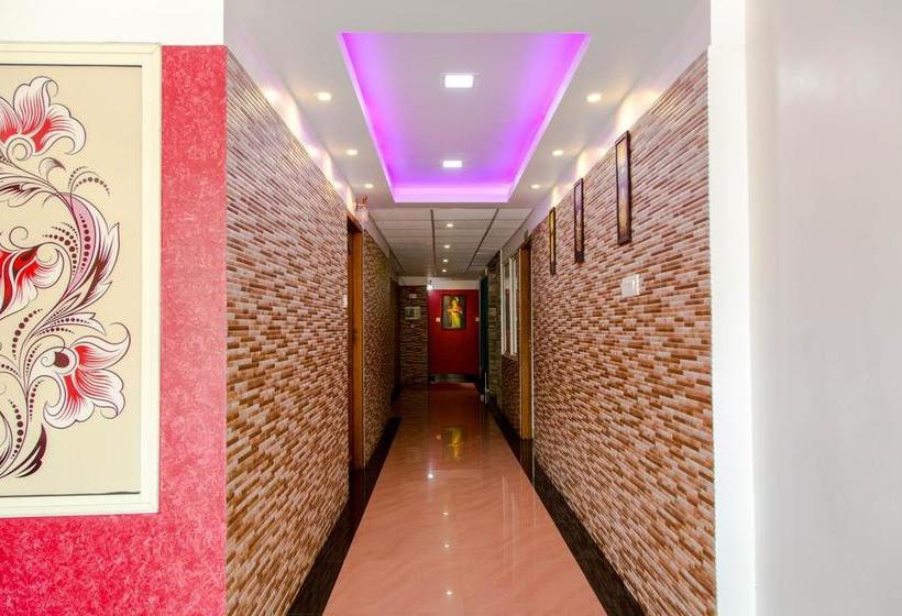 Hotel Oyo 5805 Uthradam Towers 4