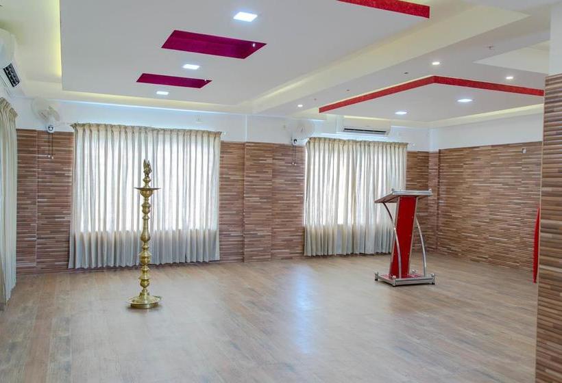 Hotel Oyo 5805 Uthradam Towers 7