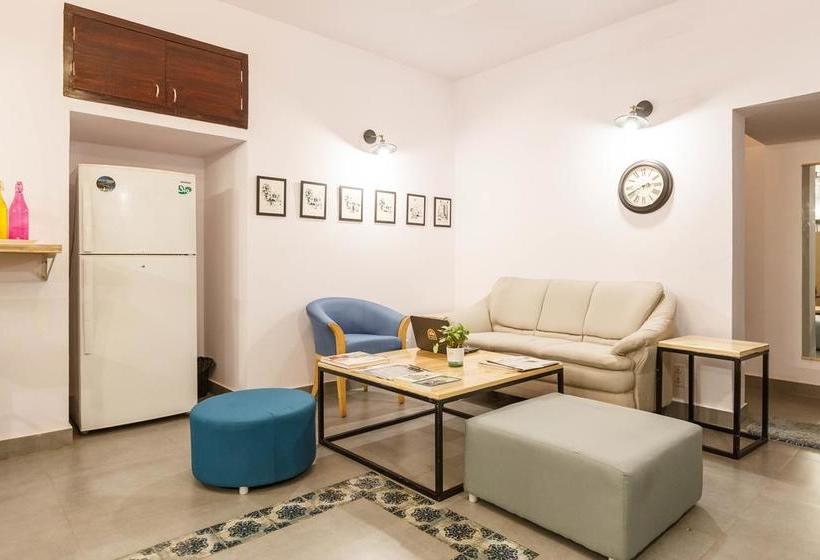 Hostel Locul.uptown 1