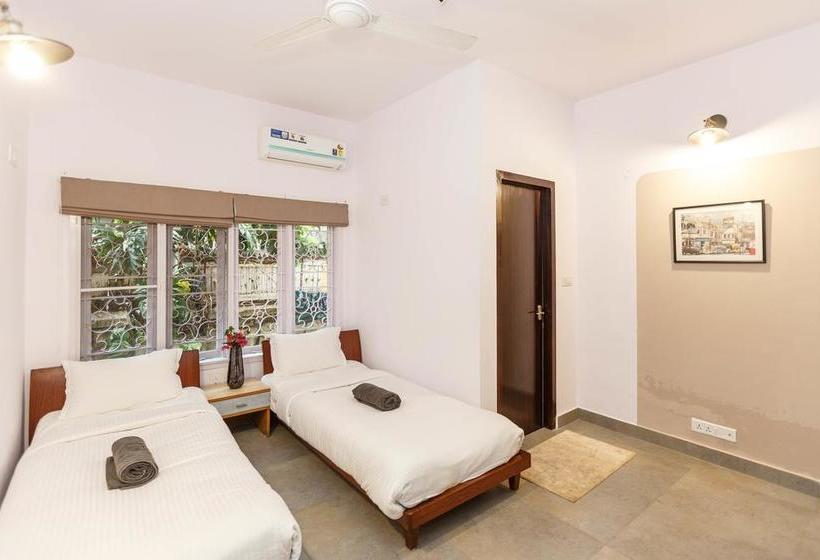 Hostel Locul.uptown 13