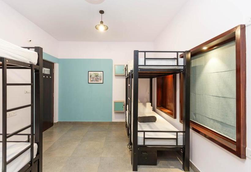 Hostel Locul.uptown 17