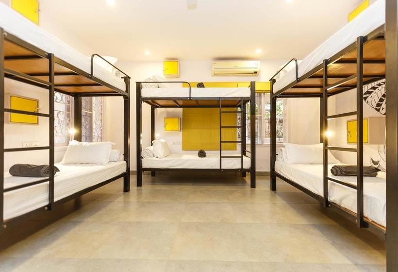 Hostel Locul.uptown 5