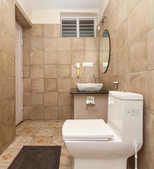 Hostel Locul.uptown 8