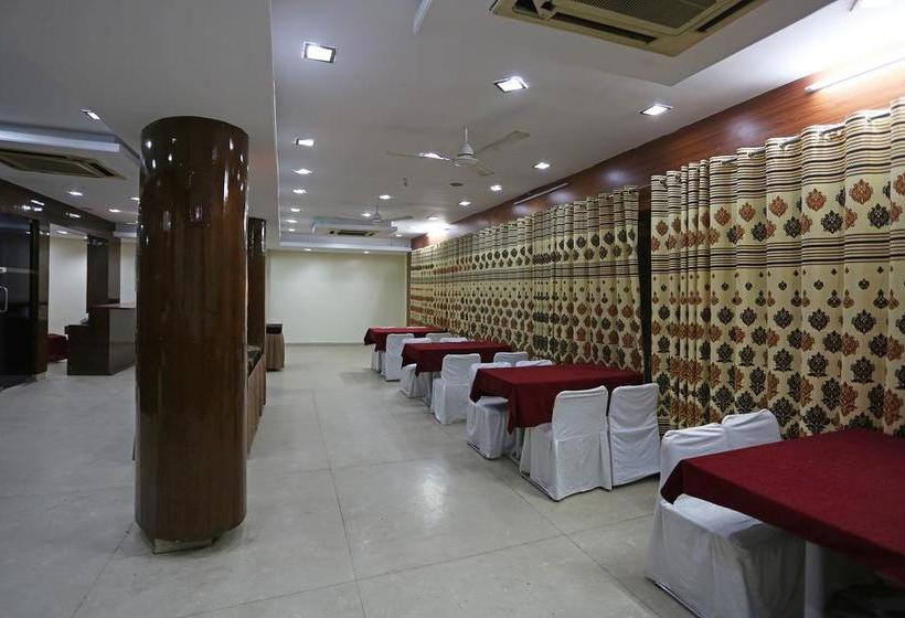 Oyo 11307 Hotel Satya Villas 5