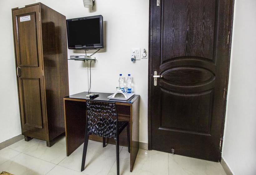 Fabhotel Mintstar Sector 38 14