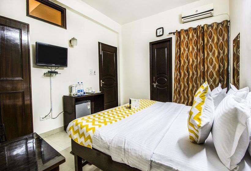 Fabhotel Mintstar Sector 38 4