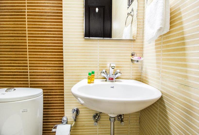 Fabhotel Mintstar Sector 38 6