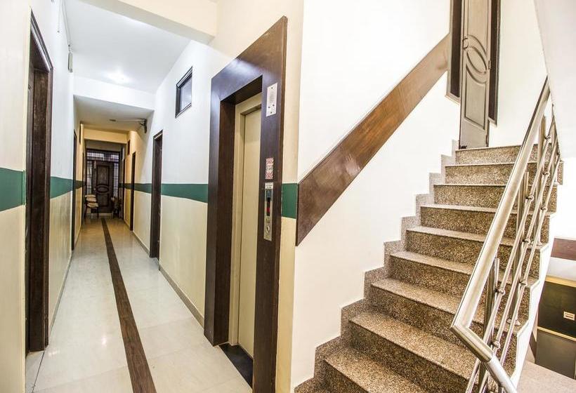 Fabhotel Mintstar Sector 38 7