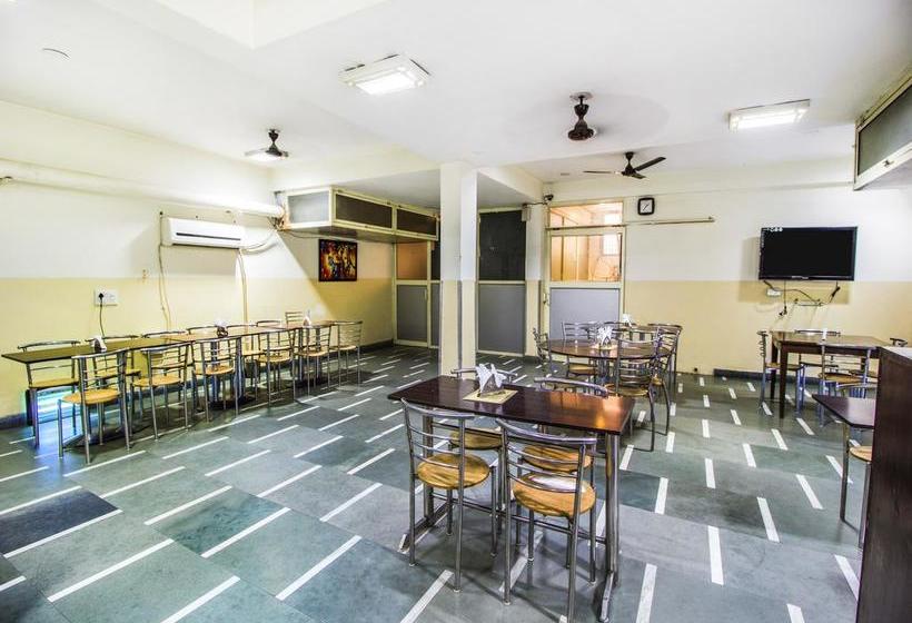 Fabhotel Mintstar Sector 38 8