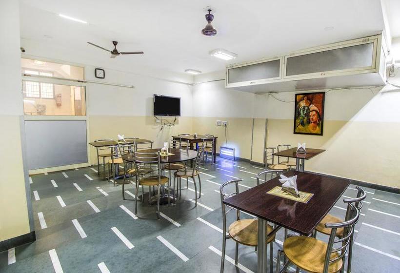 Fabhotel Mintstar Sector 38 9