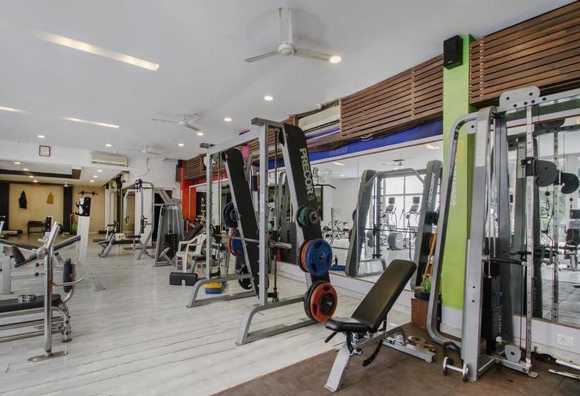 Hotel Oyo 1410 Country Club Begumpet 13