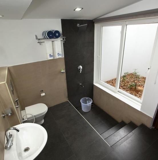 Shelter Beach Resort 15