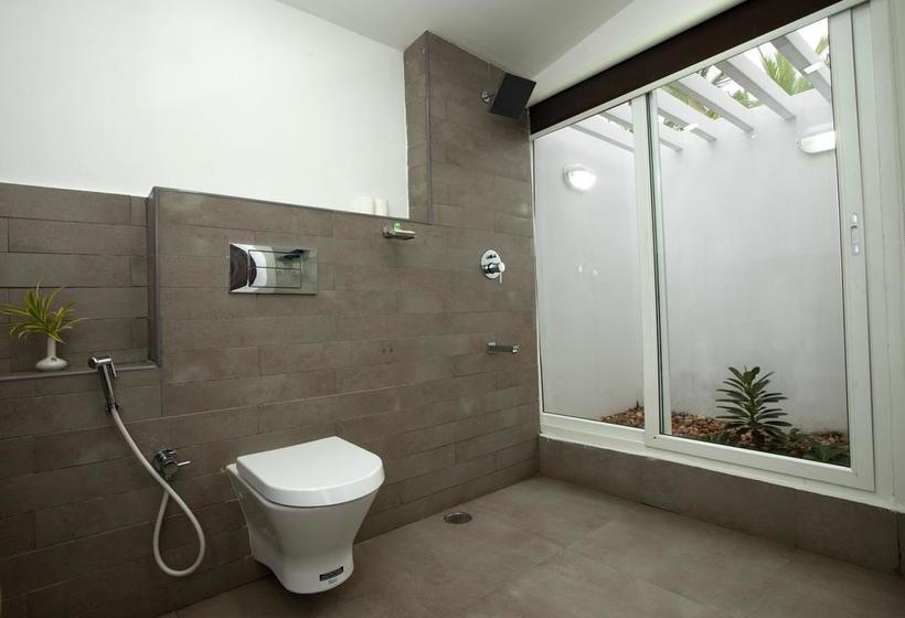 Shelter Beach Resort 17