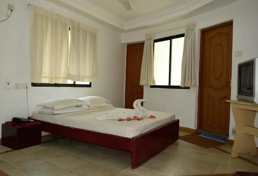 Shelter Beach Resort 5