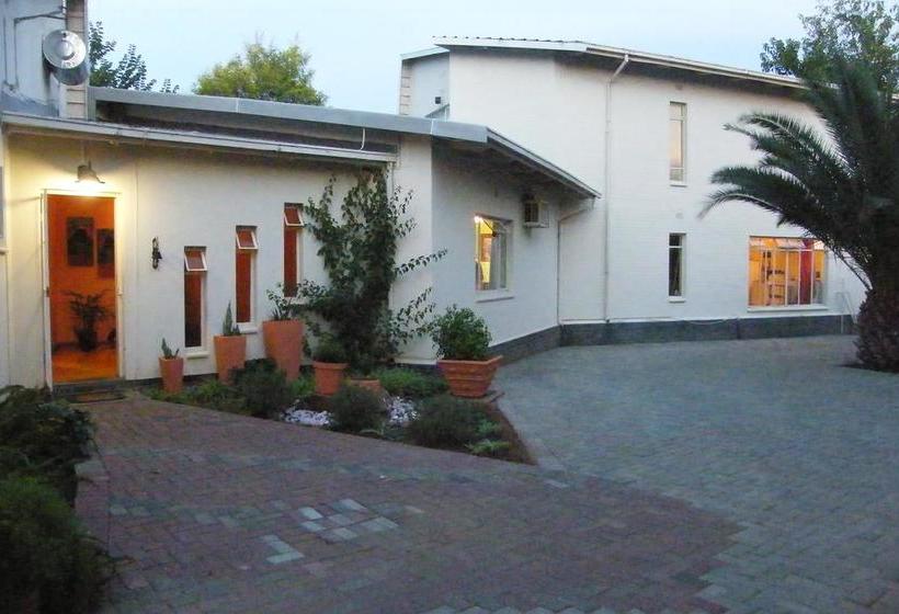 Hanekraai B&b Vryburg Noroeste