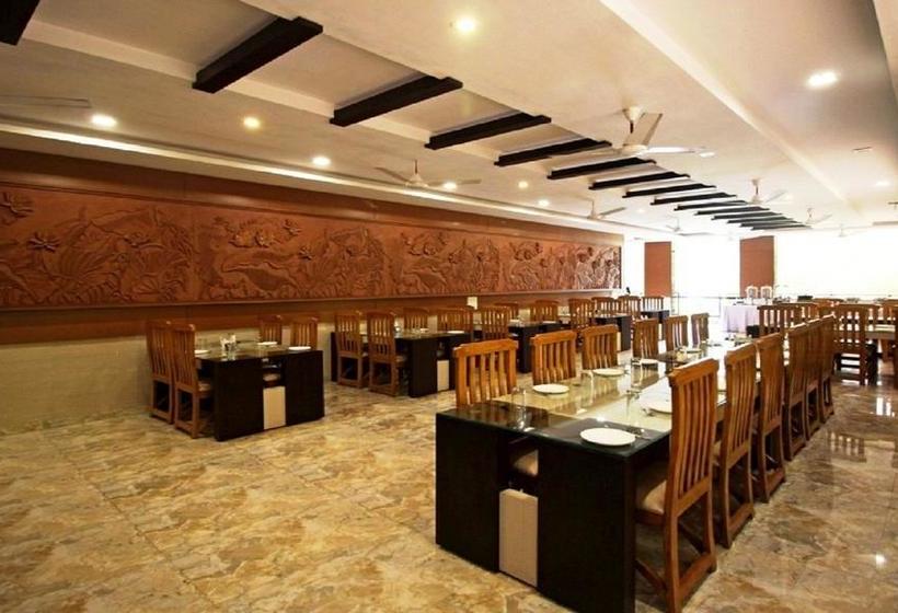 Hotel Grand Tapovan 11