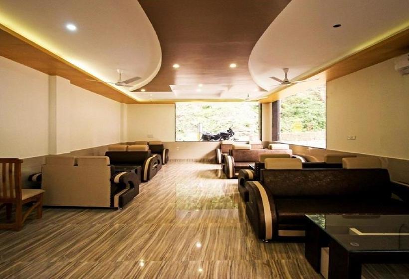 Hotel Grand Tapovan 12