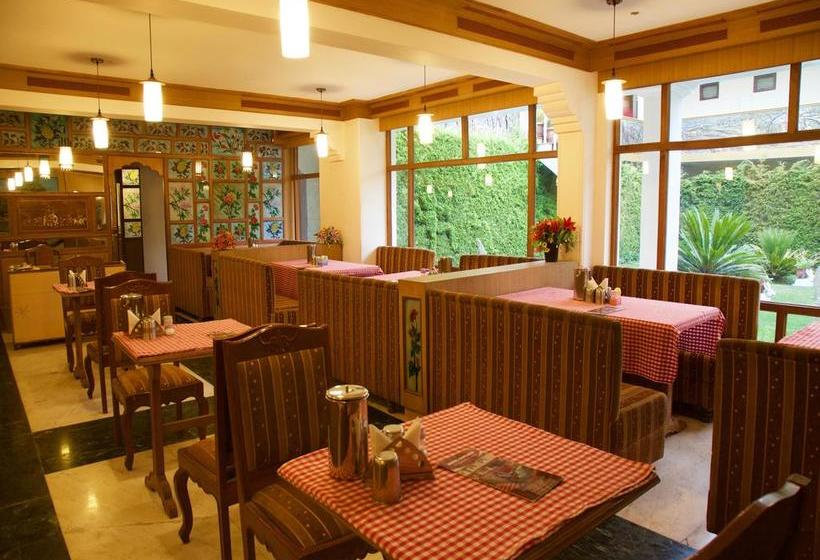 Hotel Oyo 4427 Near Heritage Railway Station 7