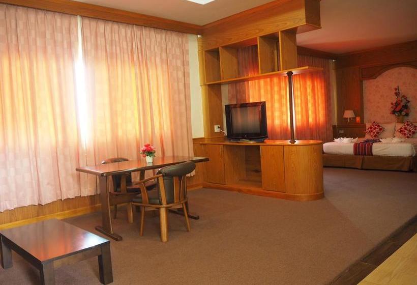 Hotel Chaiyhaphum Park Center 8