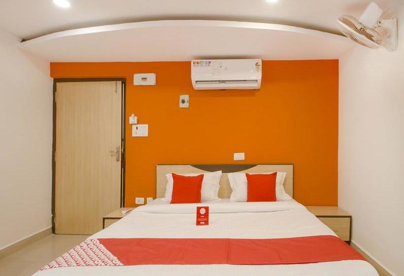 Oyo 10107 Hotel Ankitha Residency 12