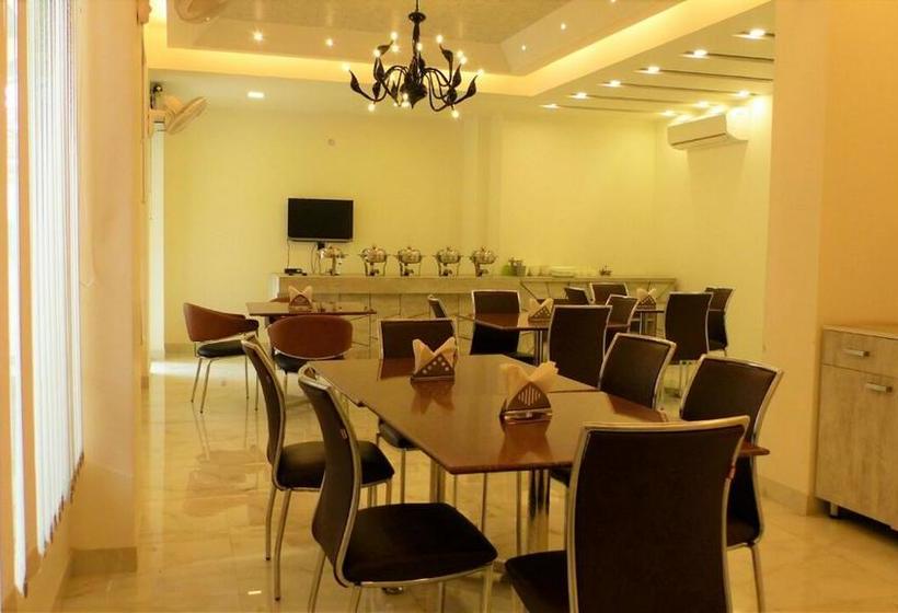 Hotel Sai Village Cyber Park 12