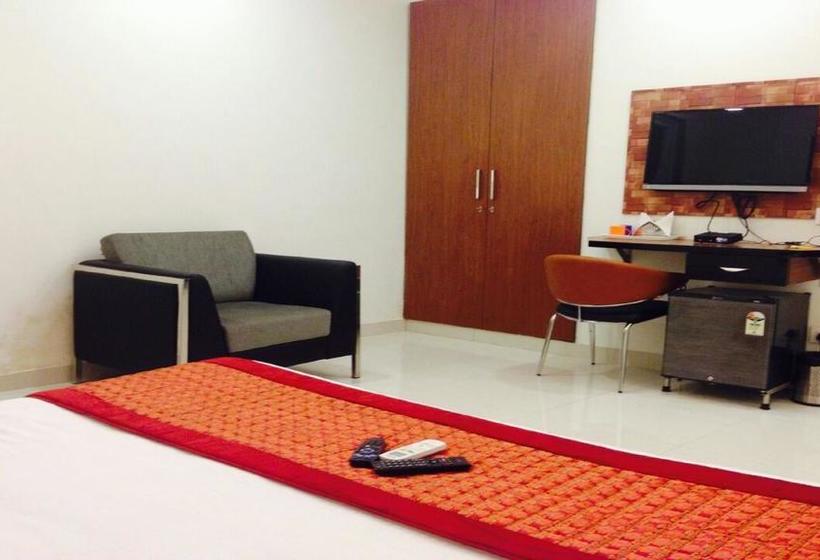 Hotel Sai Village Cyber Park 13