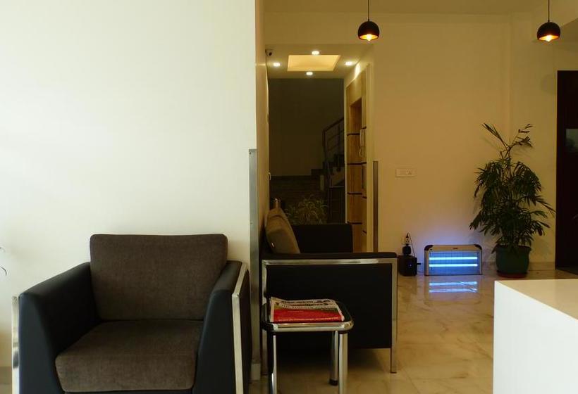 Hotel Sai Village Cyber Park 18