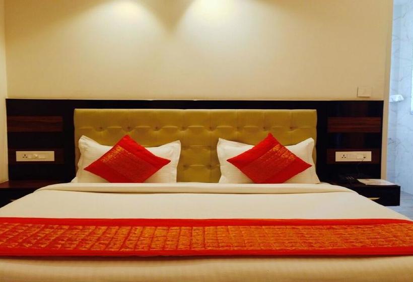 Hotel Sai Village Cyber Park 4