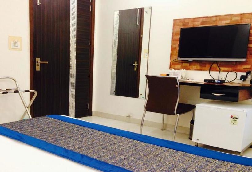 Hotel Sai Village Cyber Park 6