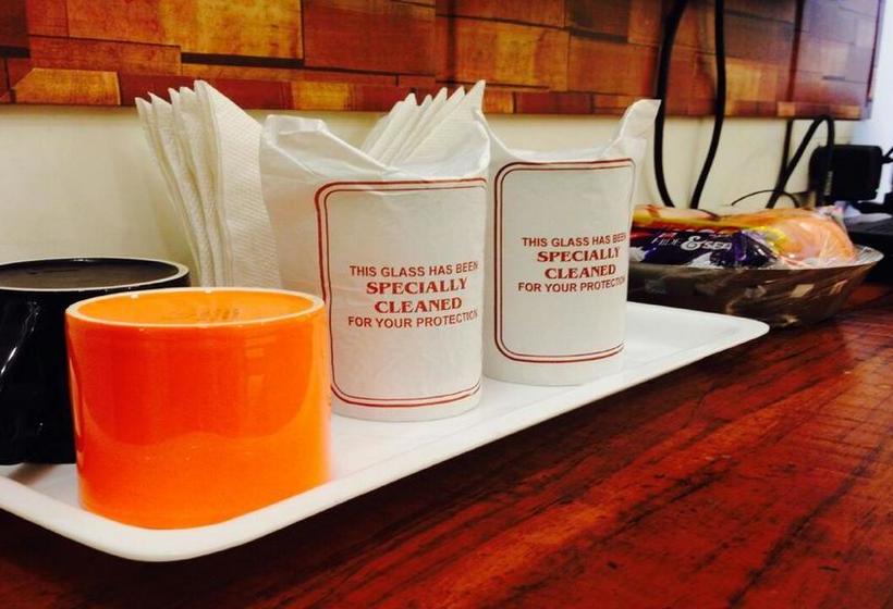 Hotel Sai Village Cyber Park 8