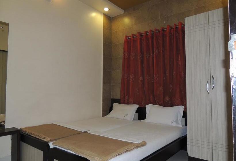 Hotel Pavitra 9
