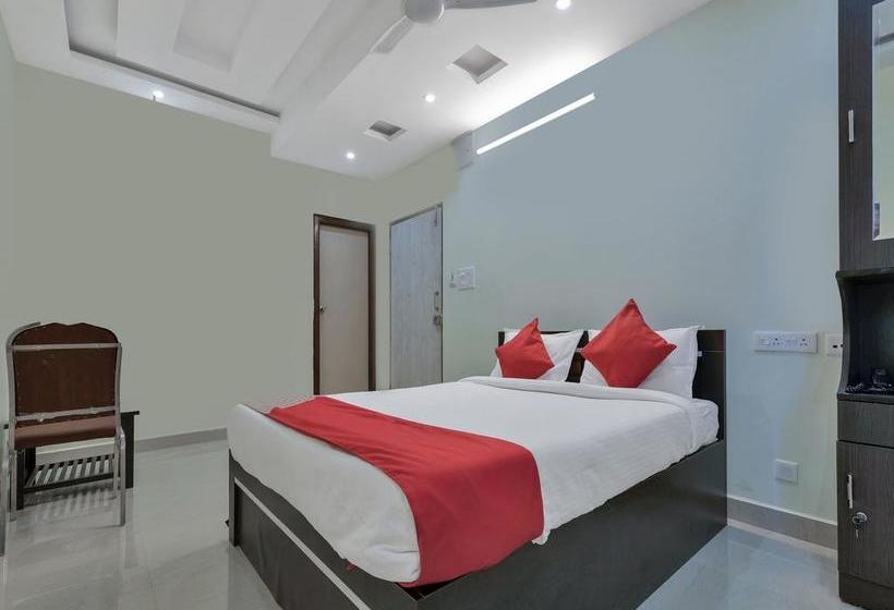 Oyo 12181 Hotel Gravity