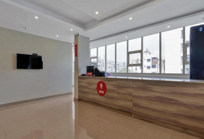 Oyo 12181 Hotel Gravity 14