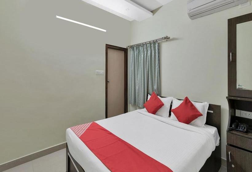 Oyo 12181 Hotel Gravity 4