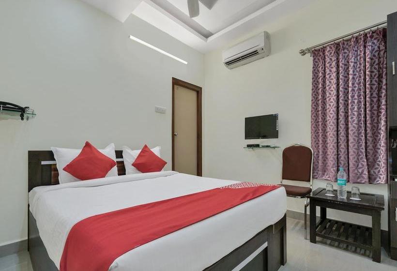 Oyo 12181 Hotel Gravity 5