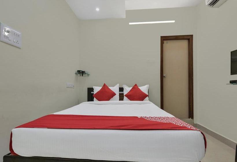 Oyo 12181 Hotel Gravity 8