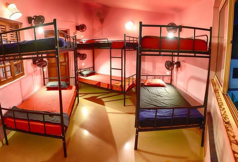 Hostel Beachside By Bombay Backpackers 12