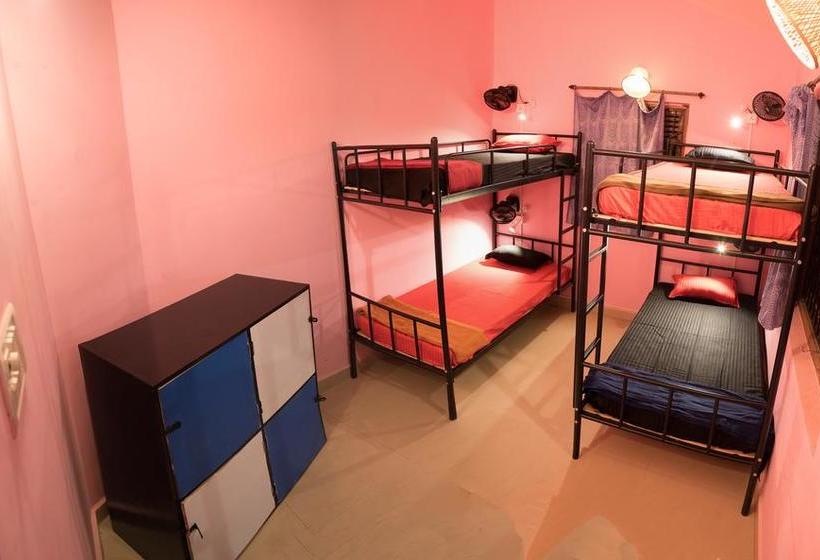 Hostel Beachside By Bombay Backpackers 9