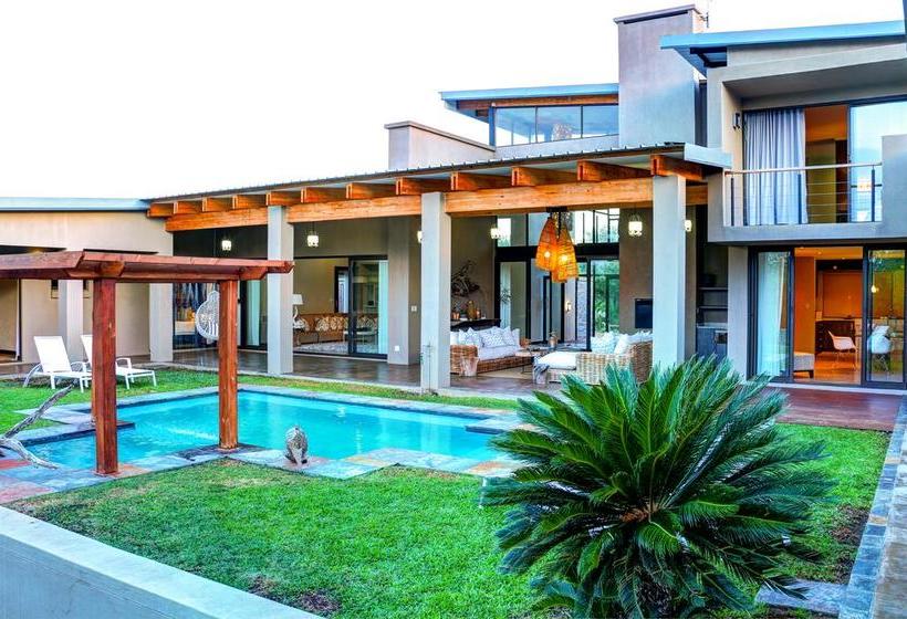 Hotel Tinghala Luxury Holiday Accommodation 5