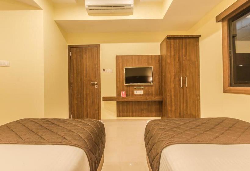 Hotel Oyo 9187 Adlon International 10